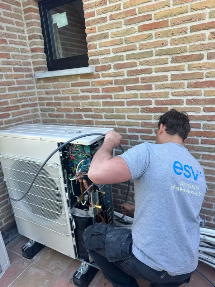 Plaatsing van een warmtepomp door ESV Technics
